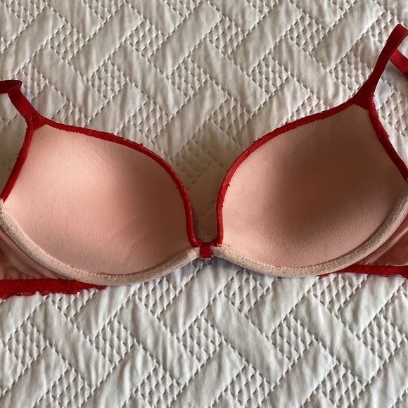 Victoria’s Secret Bra - Picture 6 of 6